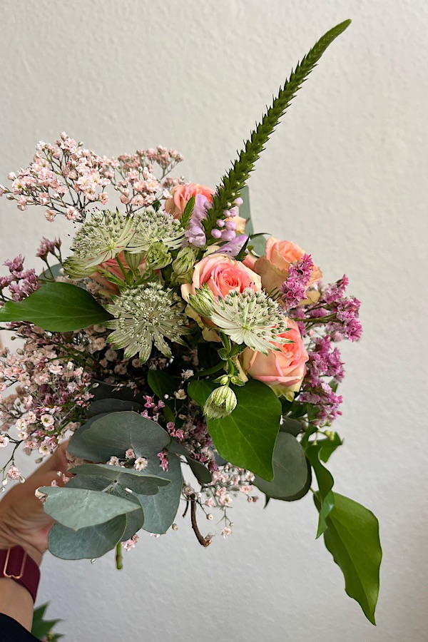 12 von 12 im September: Blumenstrauß zum Hochzeitstag