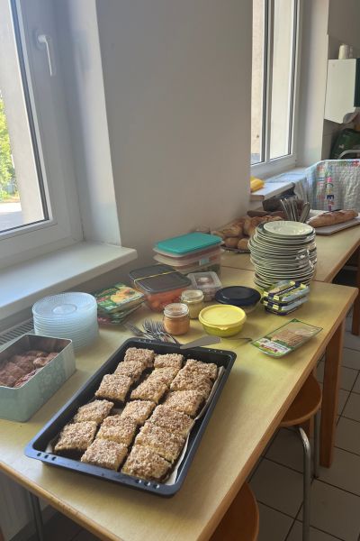 12 von 12 im Juni: kleines Buffet in der Lehrerküche